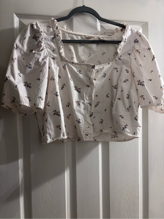 Levi's Tops - Levi’s White Floral Square-Neck Crop Top